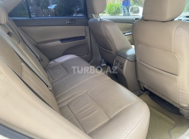 Toyota Camry-11