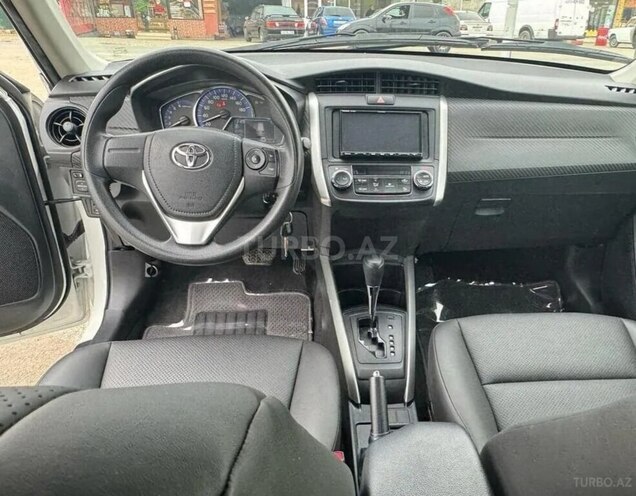 Toyota Corolla Fielder-2