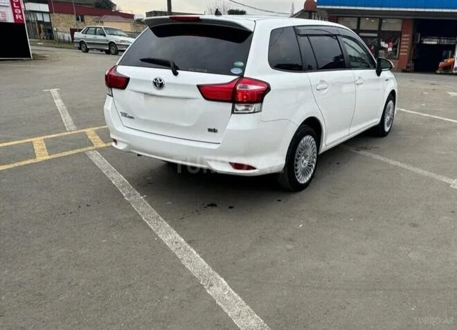 Toyota Corolla Fielder-7