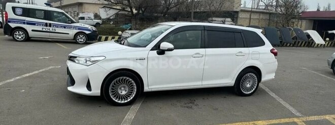 Toyota Corolla Fielder-6