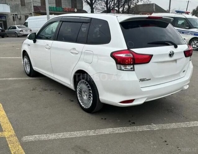 Toyota Corolla Fielder-4