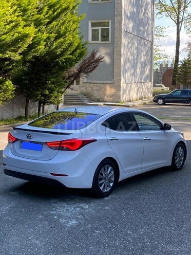 Hyundai Avante-3