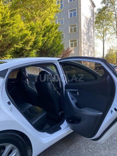 Hyundai Avante-19