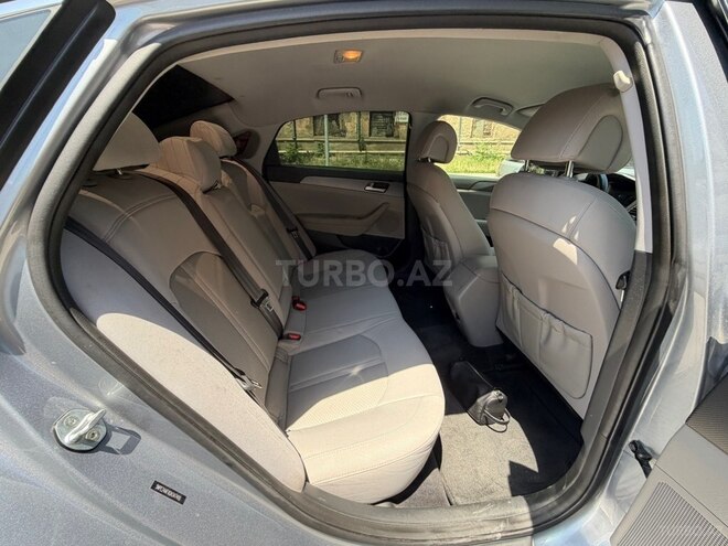 Hyundai Sonata-11