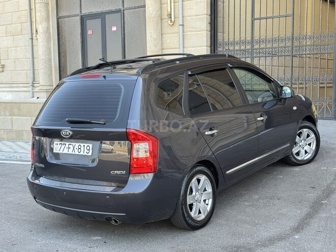 Kia Carens-5