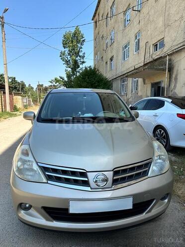 Nissan Tiida-1
