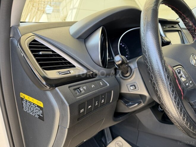 Hyundai Santa Fe-12