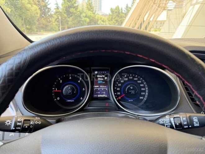 Hyundai Santa Fe-13
