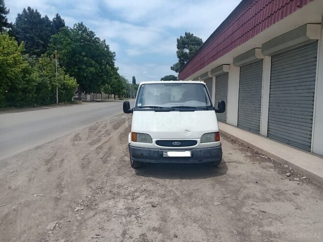 Ford Transit-1