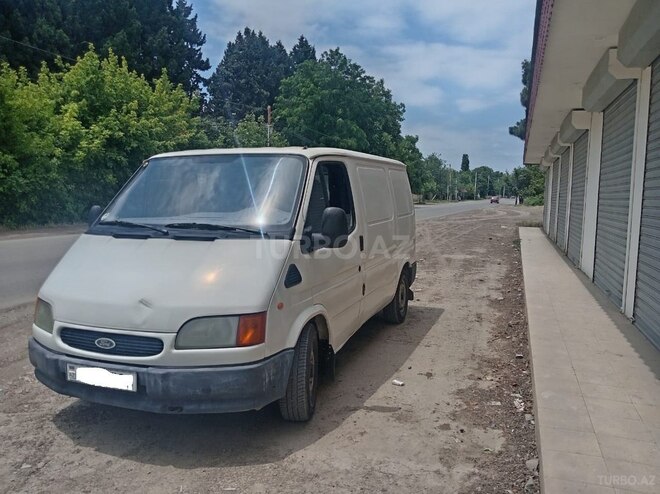 Ford Transit-10