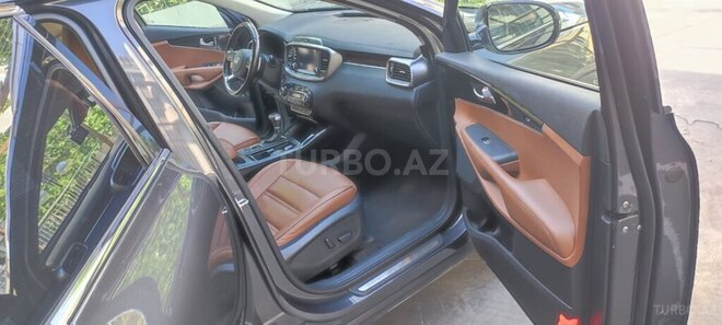 Kia Sorento-14