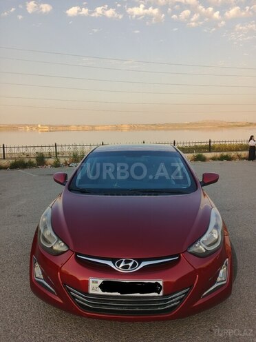 Hyundai Elantra-2