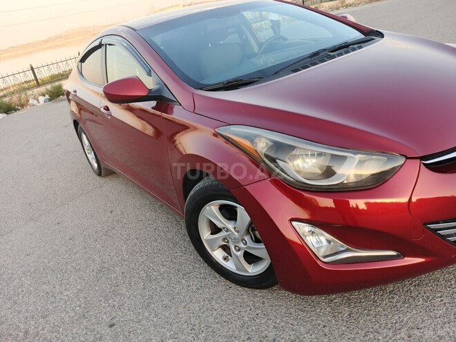 Hyundai Elantra-4