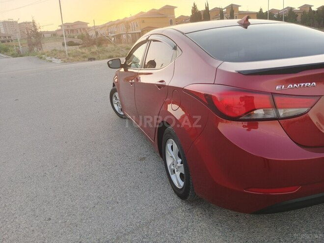 Hyundai Elantra-10