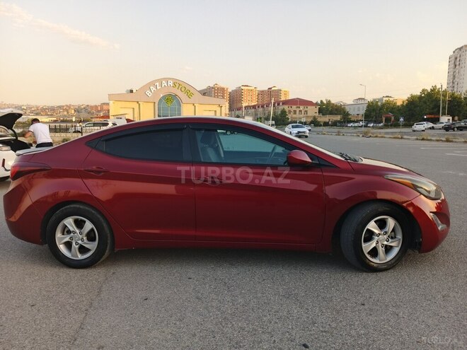 Hyundai Elantra-6