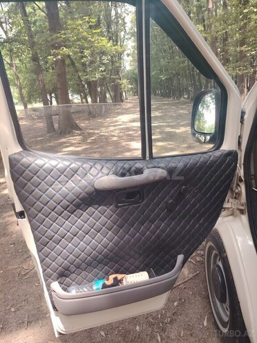 Ford Transit-8