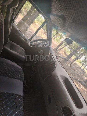 Ford Transit-11