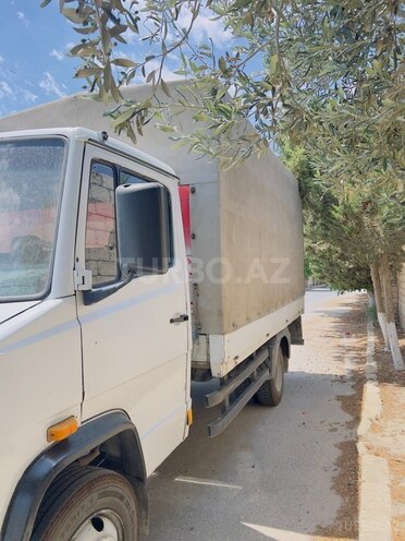 Mercedes Vario-3