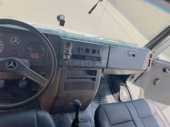 Mercedes Vario-6
