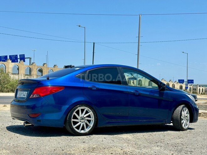 Hyundai Accent-2