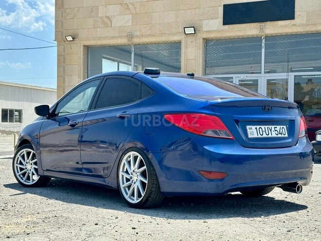 Hyundai Accent-4