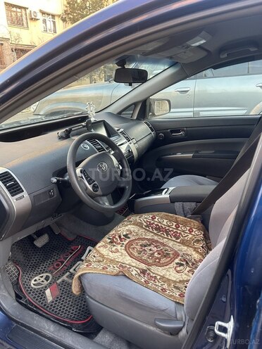 Toyota Prius-5