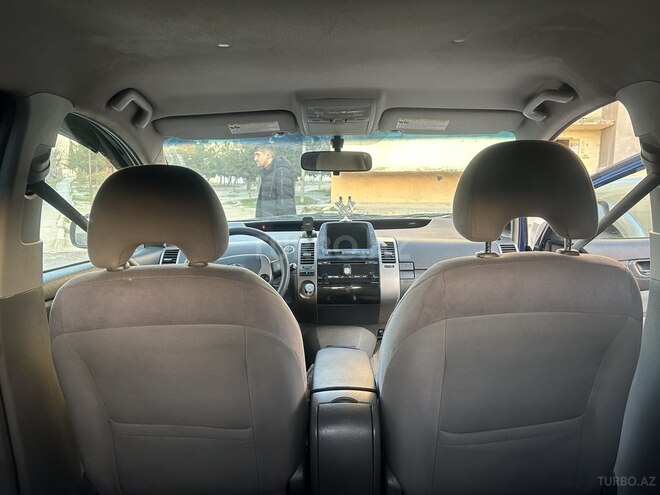 Toyota Prius-4