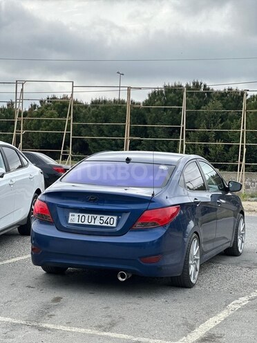 Hyundai Accent-6