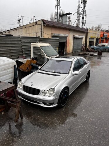 Mercedes C 320-1
