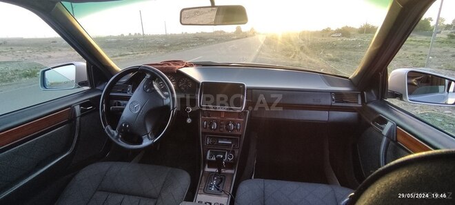 Mercedes E 220-14