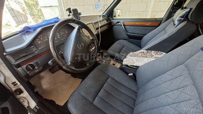 Mercedes E 220-2