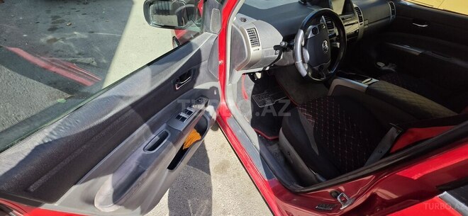 Toyota Prius-8