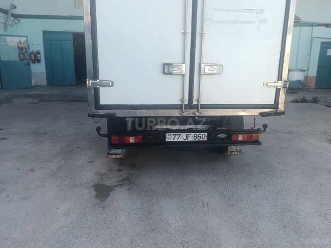 Ford Transit-5