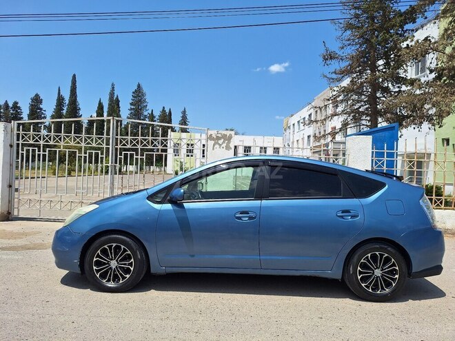 Toyota Prius-5