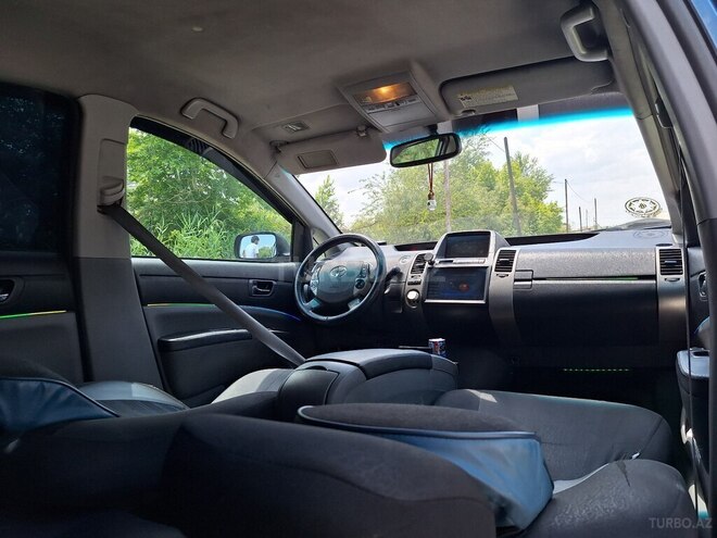 Toyota Prius-13