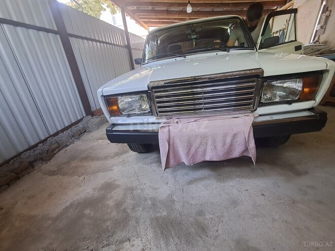 LADA (VAZ) 2107-1