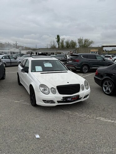 Mercedes E 220-2