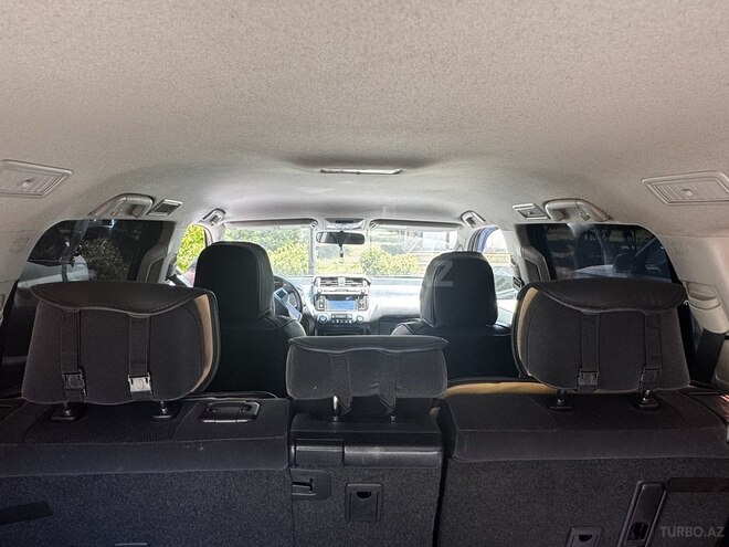 Toyota Land Cruiser Prado-12