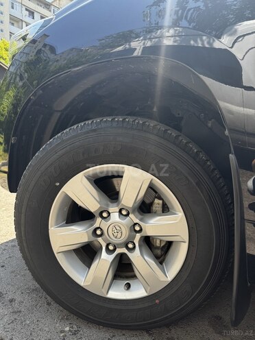 Toyota Land Cruiser Prado-17