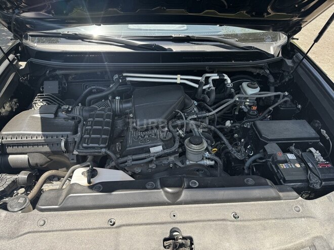 Toyota Land Cruiser Prado-19