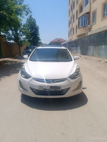 Hyundai Elantra-1