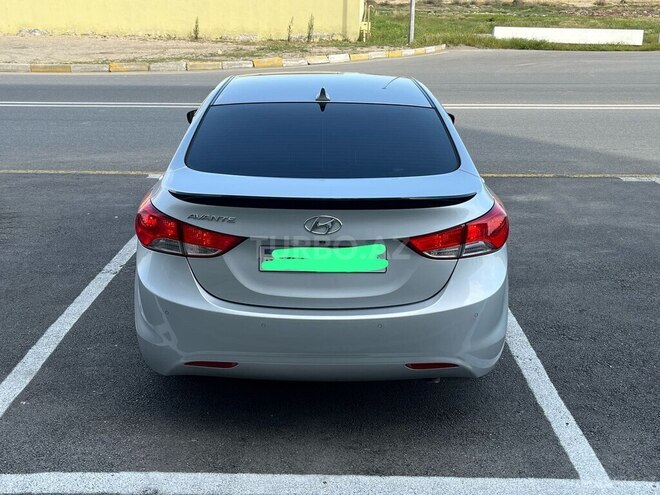 Hyundai Avante-2
