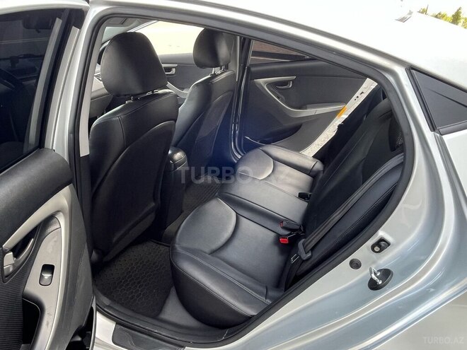 Hyundai Avante-16
