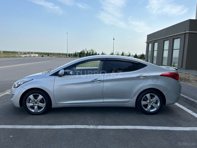 Hyundai Avante-15