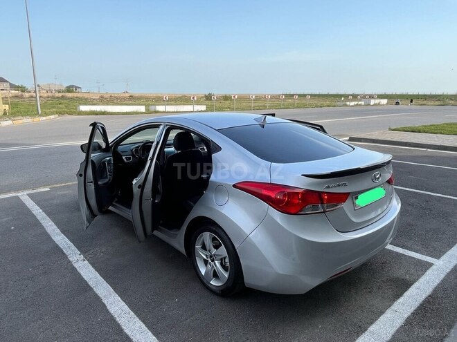 Hyundai Avante-12