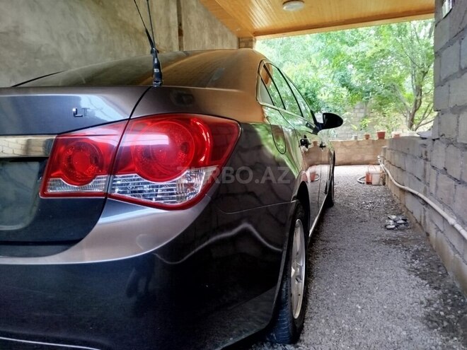 Chevrolet Cruze-9
