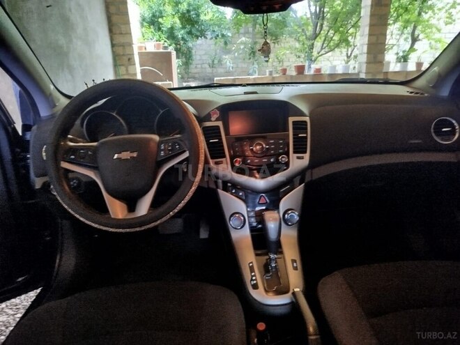 Chevrolet Cruze-6
