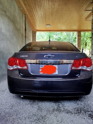 Chevrolet Cruze-12