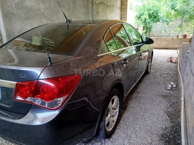 Chevrolet Cruze-10