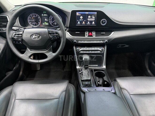 Hyundai Grandeur-9